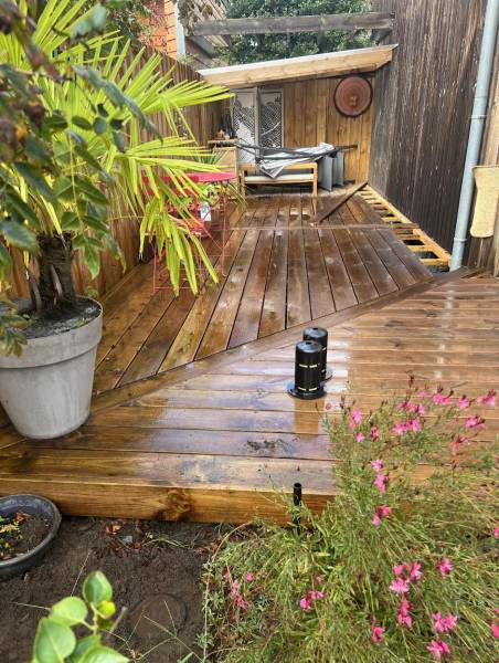 Pose de pièges appâts contre les termites souterrains pour une résidence Audenge en Gironde