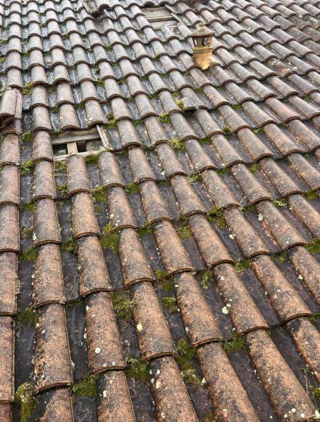 Entreprise de traitement de toiture hydrofuge à Soulac sur Mer pour nettoyer une toiture de 270m2