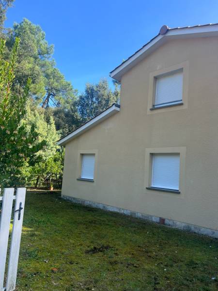 Rénovation de toiture et nettoyage de façade à Royan 17200 en Charente-Maritime