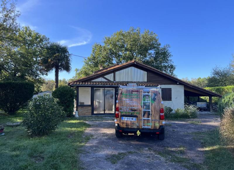 Traitement chimique des bois de charpente contre le capricorne du bois au Haillan proche Saint Médard en Jalles