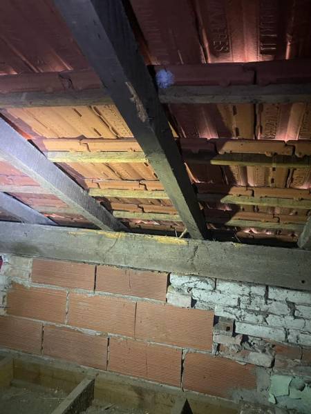 Traitement charpente bois par injection contre la vrillette du bois Vendays Montalivet 33