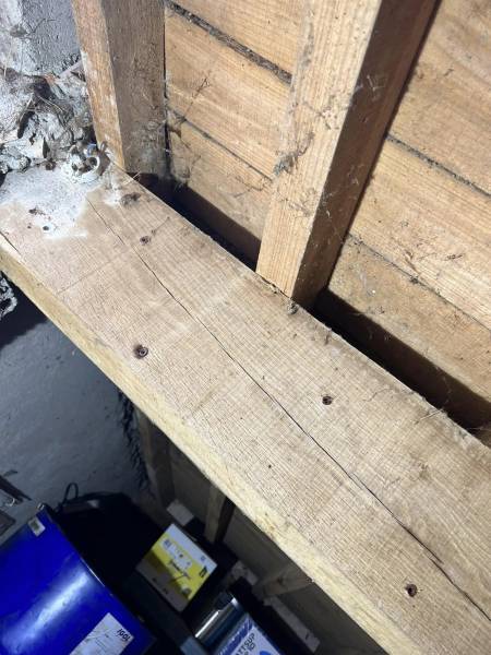 Traitement chimique pour éliminer le capricorne dans une charpente à Soulac Sur Mer dans le Médoc