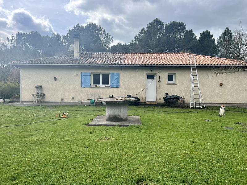 Société pour démoussage de toiture à Soulac sur Mer avec traitement hydrofuge