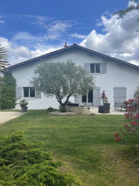 Nettoyage de façade par hydrofuge à Gaillan Médoc en Gironde